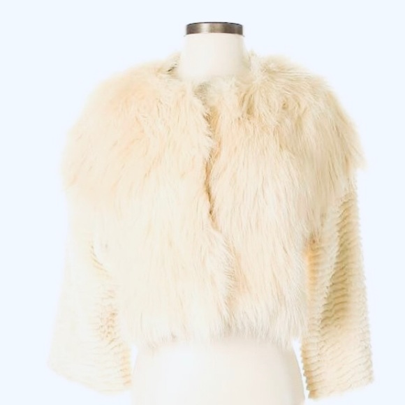 🔥 Halston Faux Fur Jacket🔥